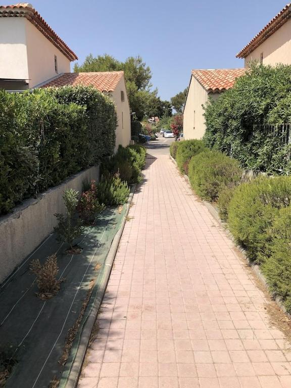 Appartement 60M2 - 2 Chambres A Une Minute Des Plages, Parking Prive Sausset-les-Pins Exterior foto