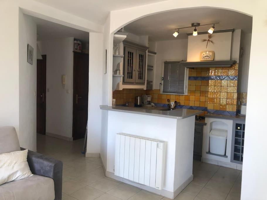 Appartement 60M2 - 2 Chambres A Une Minute Des Plages, Parking Prive Sausset-les-Pins Exterior foto